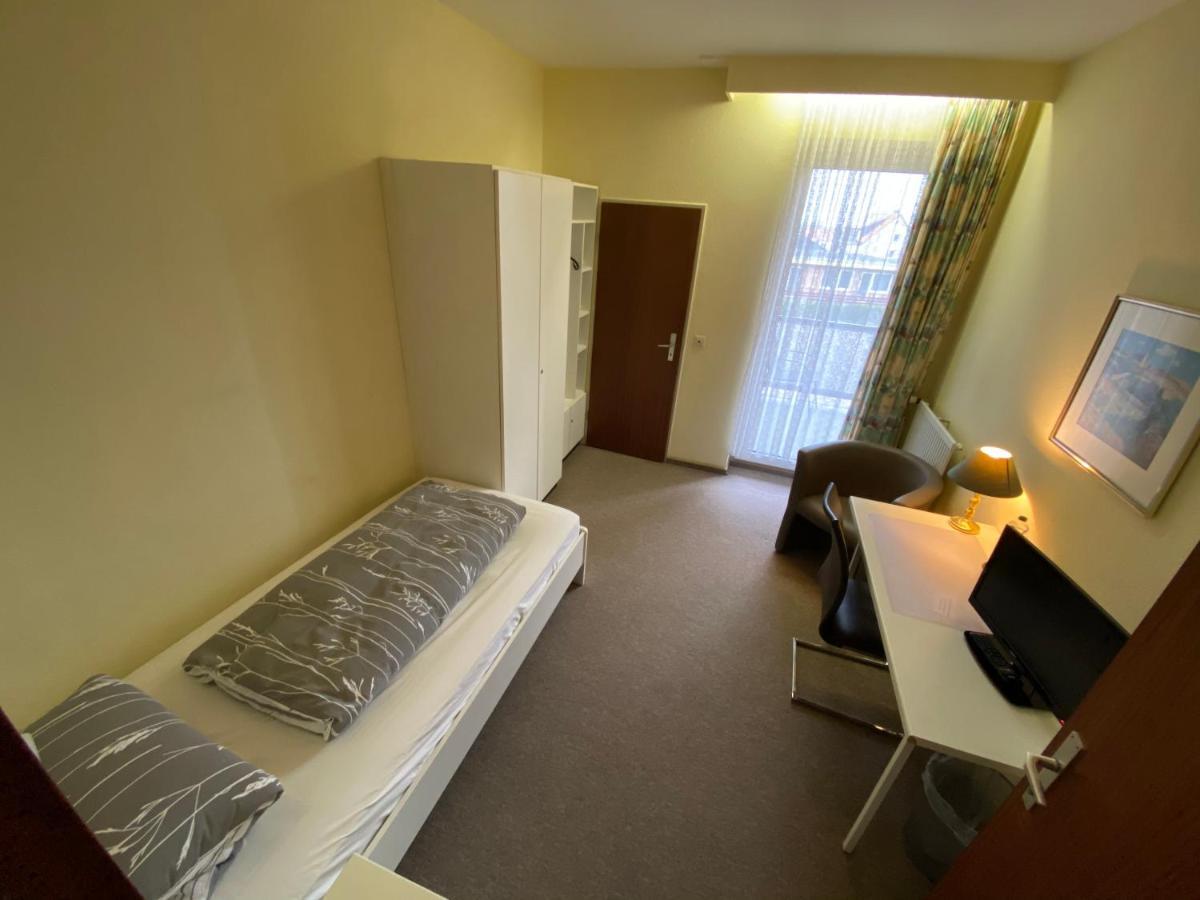 Hotelpension Am Thermalbad Bad Nenndorf Esterno foto