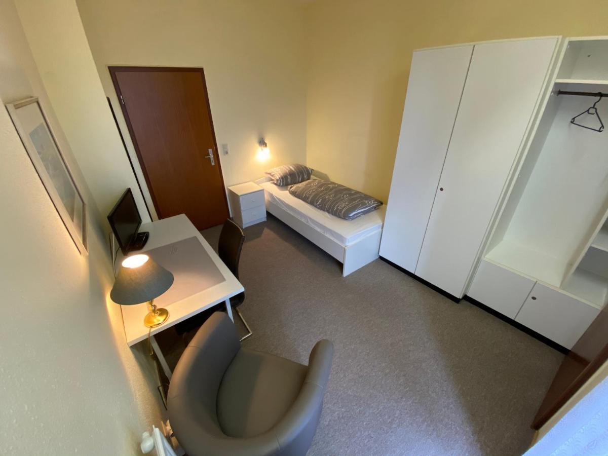 Hotelpension Am Thermalbad Bad Nenndorf Esterno foto