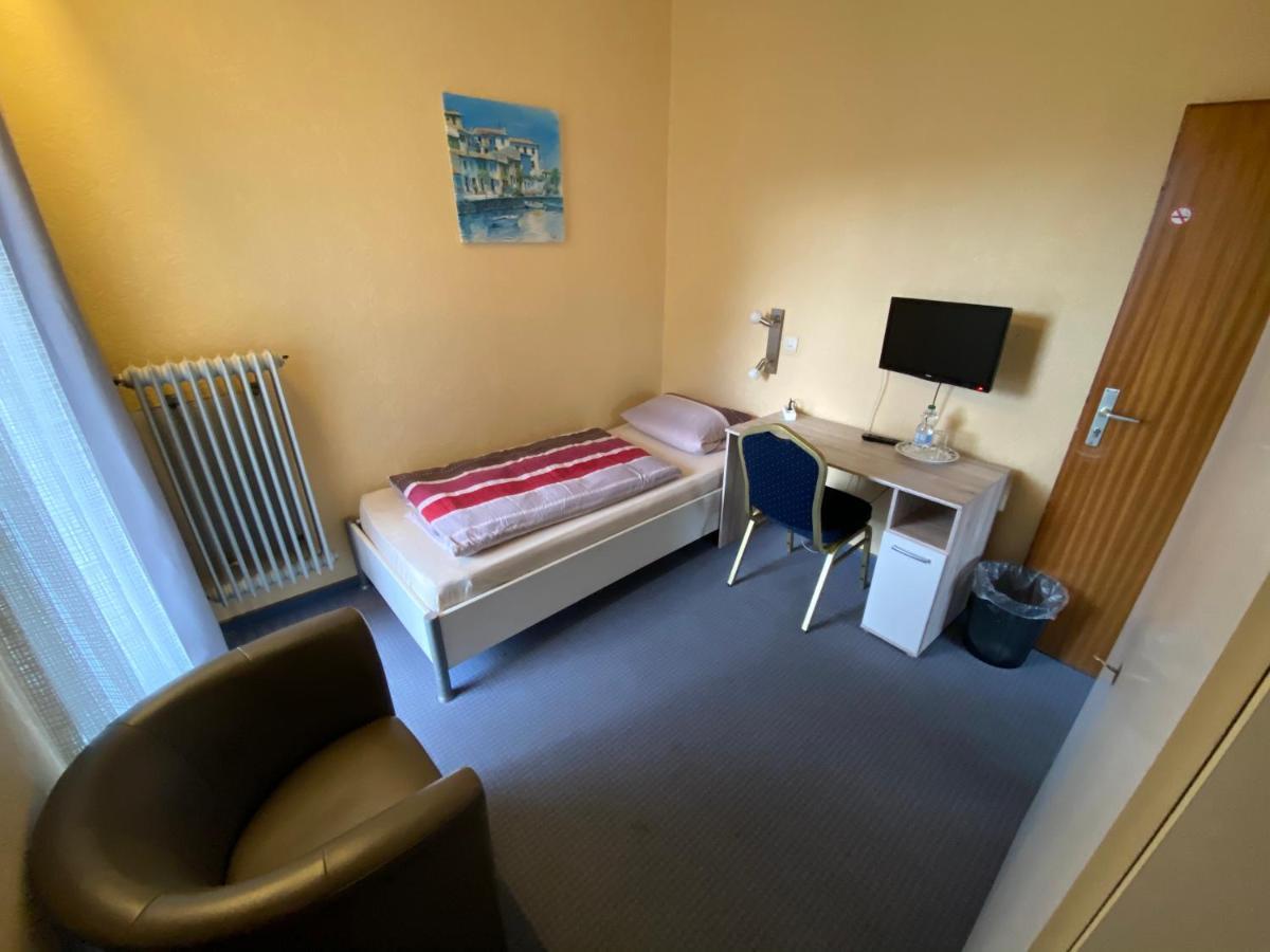 Hotelpension Am Thermalbad Bad Nenndorf Esterno foto